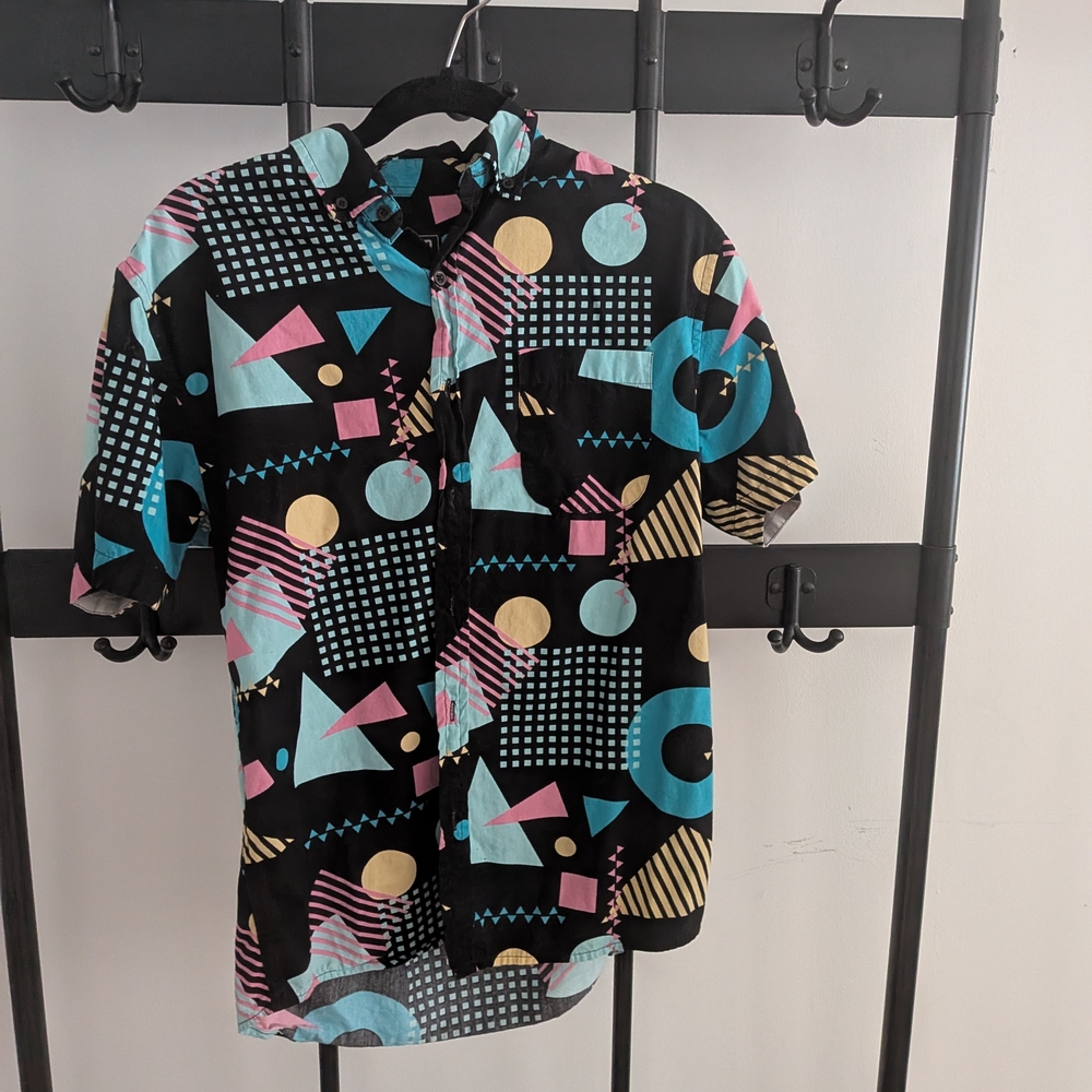 Colorful Geometric Pattern Shirt - Picture 4 of 4